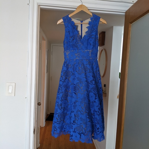 monique lhuillier blue lace dress